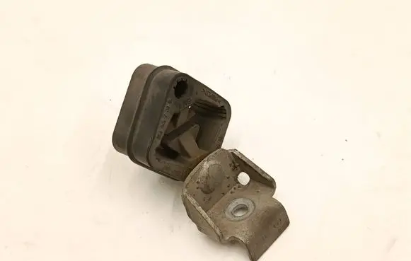 BMW 5 F10 F11 Muffler mount bracket/holder 7578238 7812409