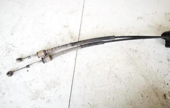Volkswagen PASSAT B5 Gear shift cable linkage