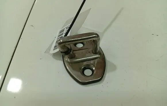 Volkswagen PASSAT B6 Rear door lock loop/hook striker 3C0837767A
