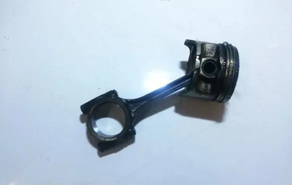 Honda Civic Piston with connecting rod