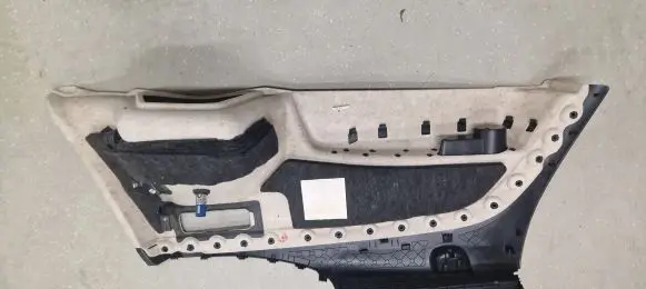 Audi Q7 4M Trunk/boot lower side trim panel 4M0863879