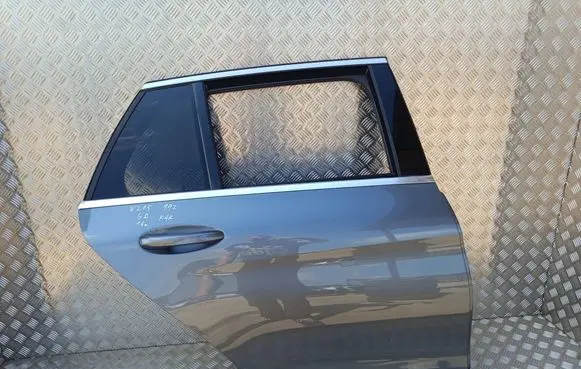 Mercedes-Benz C W205 Rear door