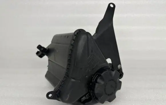 BMW 5 F10 F11 Coolant expansion tank/reservoir 7601949 10808611
