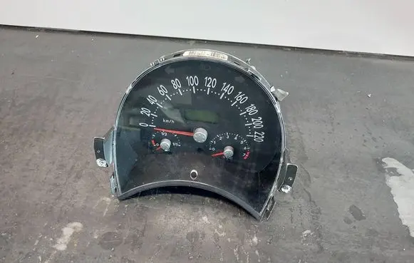 Speedometer (instrument cluster)