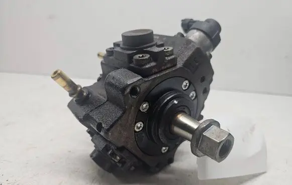 Ford Focus C-MAX Fuel injection high pressure pump 9683703780A