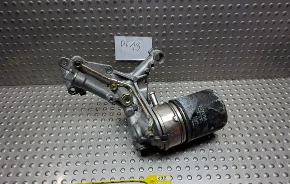 Toyota Avensis T220 Oil filter mounting bracket S18046118