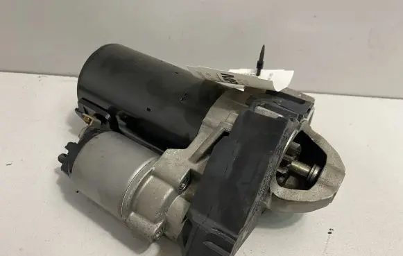 BMW 7 G11 G12 Starter motor 8589891