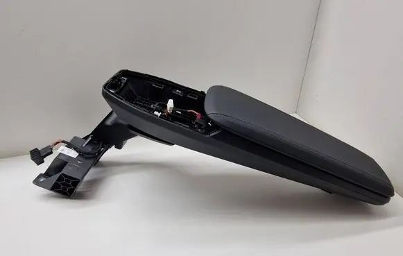 BMW 2 Active Tourer U06 Armrest 5A6E0B7 7178103