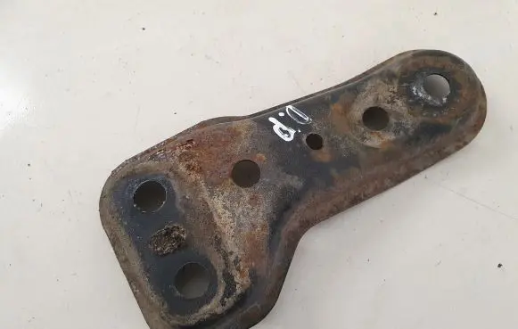 Volkswagen Tiguan Other front suspension part 5Q0199518E