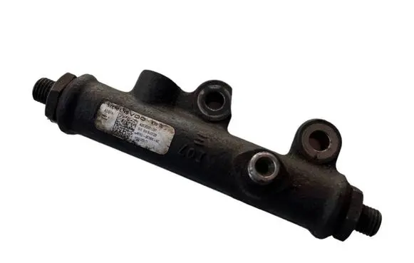 Land Rover Discovery 3 - LR3 Fuel main line pipe 4R8Q9C066AC A2C20001297