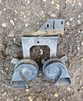 Audi A6 S6 C6 4F Horn signal
