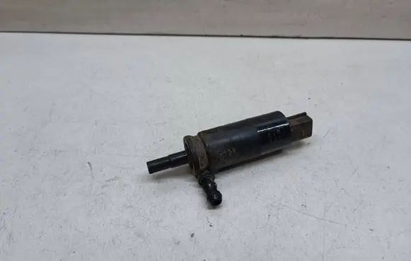 BMW 5 E60 E61 Headlight washer pump 6973097 67126973097