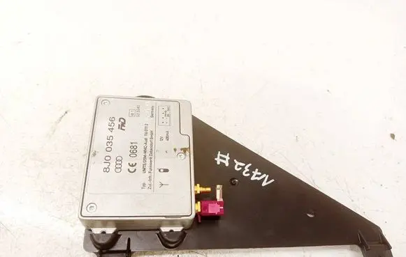 Audi A6 S6 C6 4F Antenna control unit 8J0035456