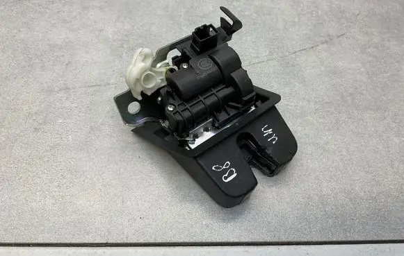 Volkswagen PASSAT B8 Tailgate/trunk/boot lock/catch/latch 5TA827505D