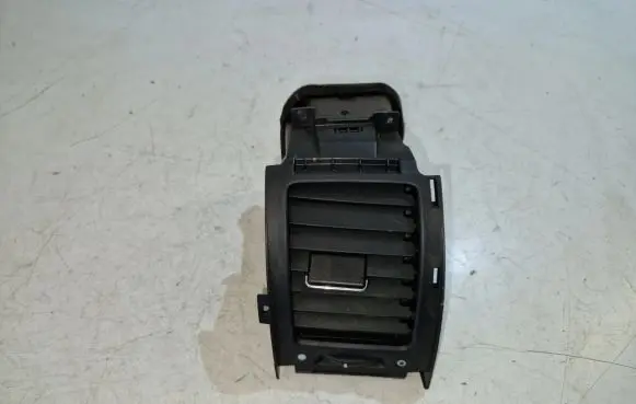 Honda CR-V Dash center air vent grill 77630SWWE020M1