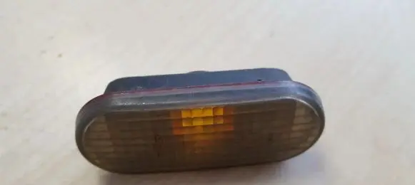 Front fender indicator light