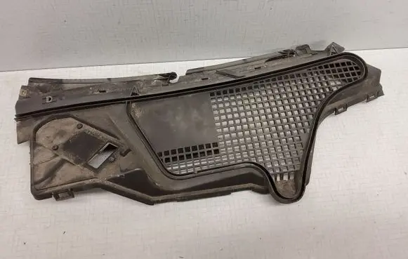 Mercedes-Benz E W210 Wiper trim A2108301513