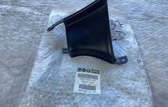 Fiat Tipo Intercooler air guide/duct channel 52115339 0052115339001 20190613