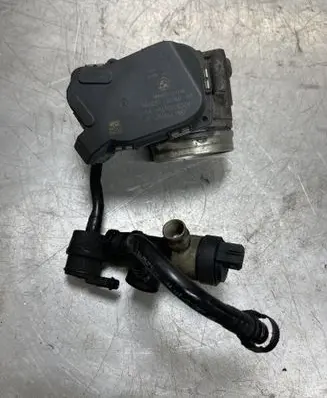 BMW 5 F10 F11 Throttle valve 7597871