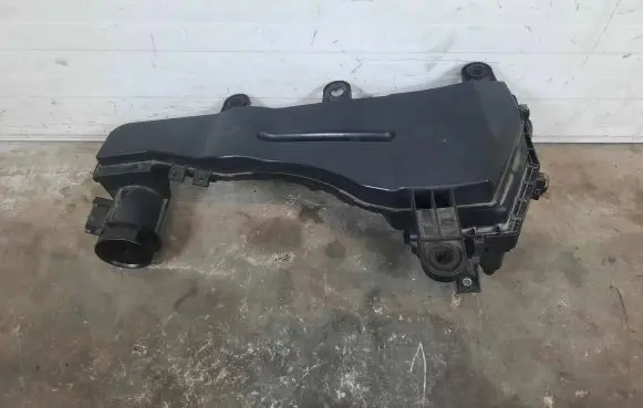 Infiniti FX Air filter box