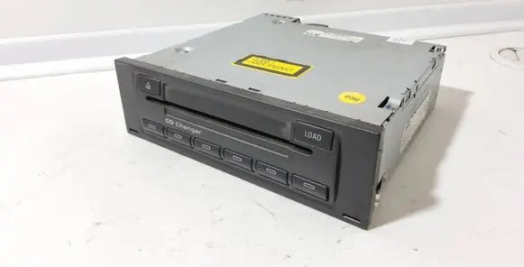 Audi A4 S4 B7 8E 8H CD/DVD changer 8E0035111D G2196980