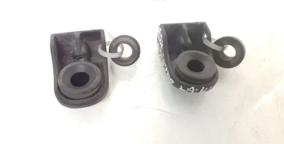 Peugeot 308 Radiator mount bracket