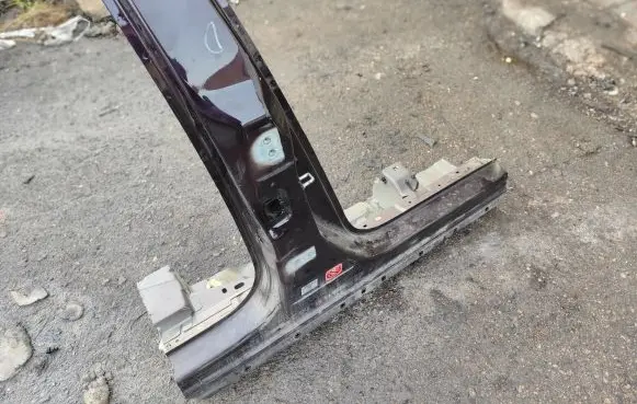 Citroen DS5 Pillar (middle) 