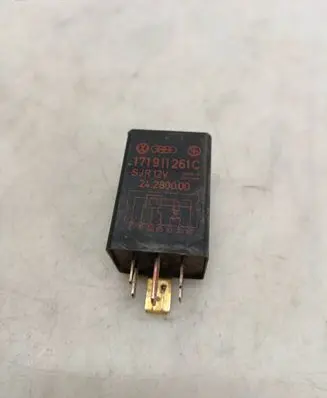 Volkswagen PASSAT B3 Glow plug pre-heat relay 171911261C 24280000