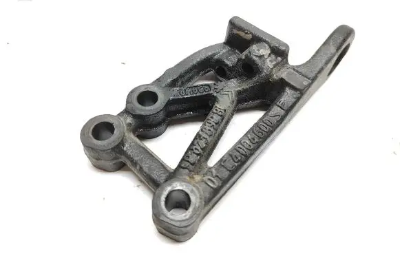 Citroen DS5 Engine mounting bracket 9802398980