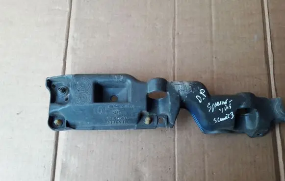 Renault Scenic III - Grand scenic III Front bumper mounting bracket 631220010R