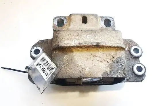 Skoda Octavia Mk2 (1Z) Engine mount bracket 1K0199555