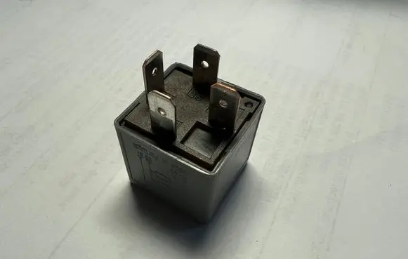 Audi A6 S6 C5 4B Other relay 141951253B