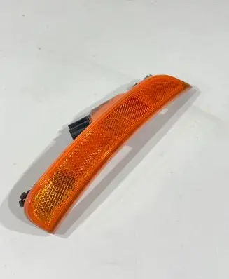 Chrysler Pacifica Front reflector 68229423AA 430410 02182019