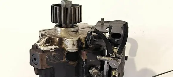Audi A8 S8 D3 4E Fuel injection high pressure pump 0445010082 05G130755G 2000770
