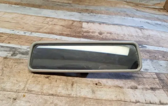 Rear view mirror (interior)