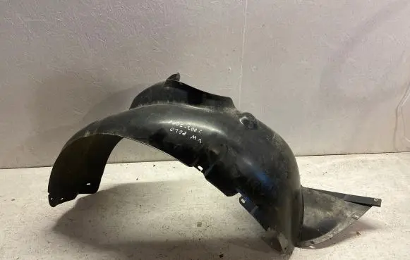 Volkswagen Polo Front wheel arch liner splash guards 6Q0809958B