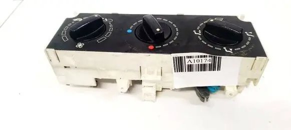 Citroen Berlingo Climate control unit 030550F