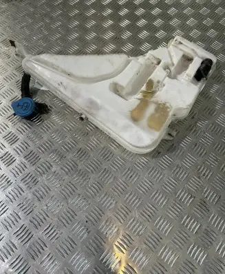 BMW 4 F36 Gran coupe Windshield washer fluid reservoir/tank 7241671