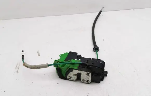 Hyundai i40 Front door lock 813203Z020