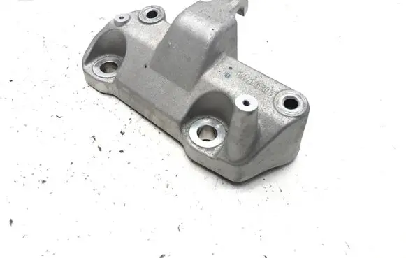 Volvo XC40 Engine mounting bracket 31686307