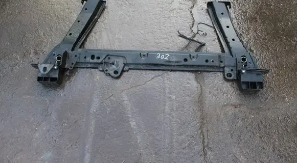 Renault Zoe Radiator support slam panel bracket 
