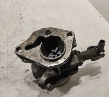Renault Megane III Vacuum pump 8201005306