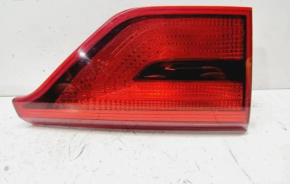 Tailgate rear/tail lights