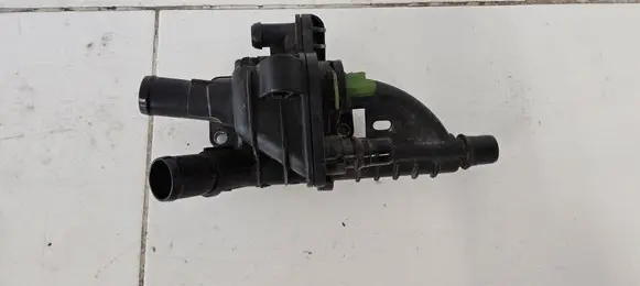 Peugeot 3008 I Thermostat/thermostat housing 9684588980