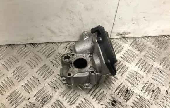 Mercedes-Benz A W176 EGR valve A6511400760