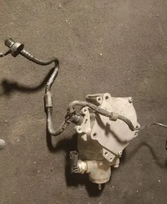 Audi A6 S6 C7 4G Fuel injection high pressure pump 06l127027b