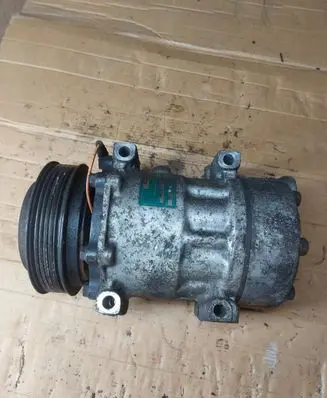 Renault Espace III Air conditioning (A/C) compressor (pump) 7700111289