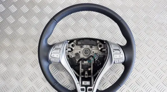 Nissan X-Trail T32 Steering wheel 