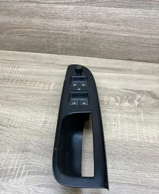 Volkswagen PASSAT B6 Electric window control switch 3C1867171B