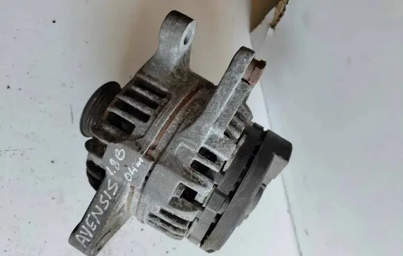 Toyota Avensis T250 Generator/alternator 0124325079 6Q0959731Q